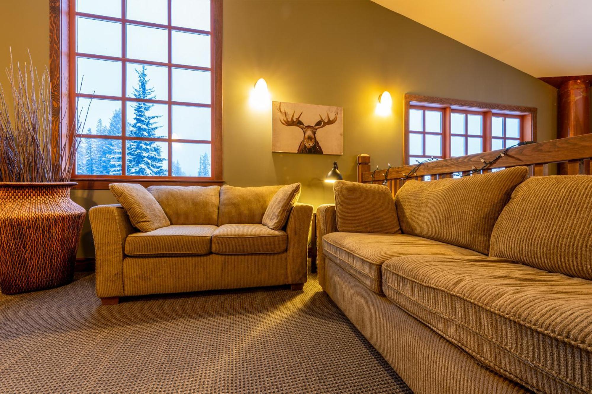 Copper Horse Lodge ゴールデン エクステリア 写真