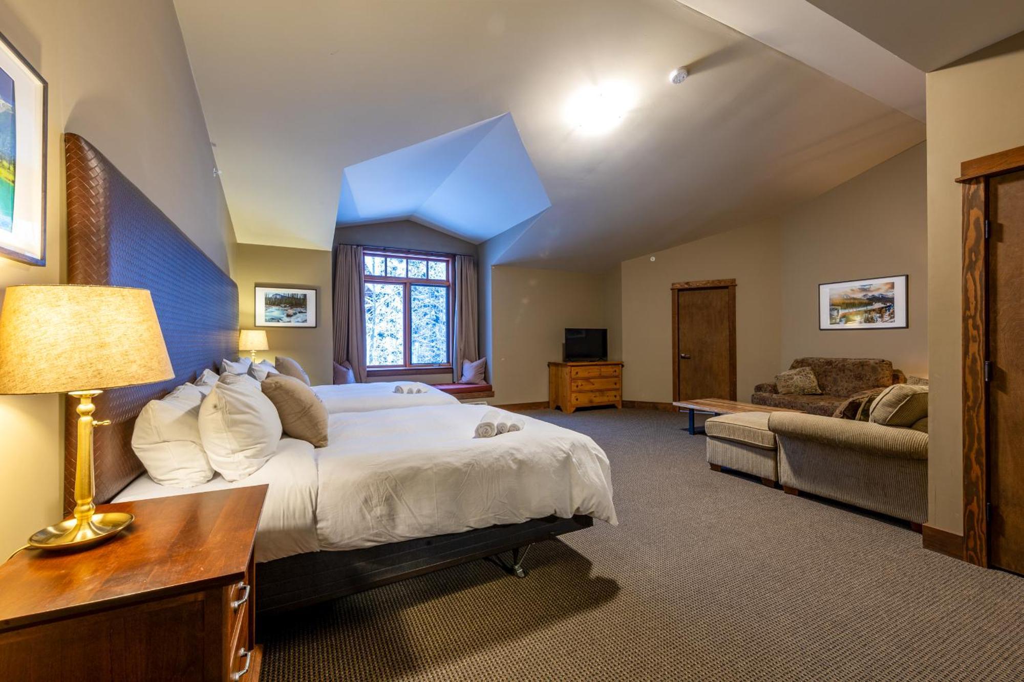 Copper Horse Lodge ゴールデン エクステリア 写真
