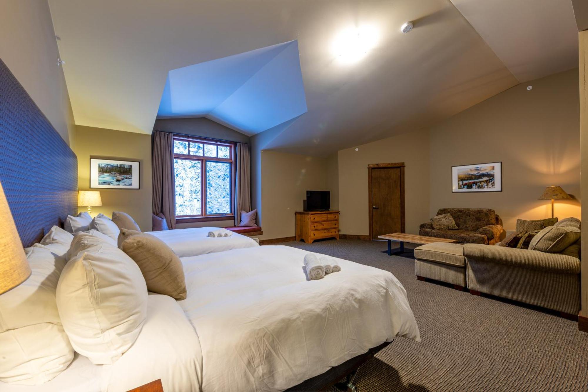 Copper Horse Lodge ゴールデン エクステリア 写真