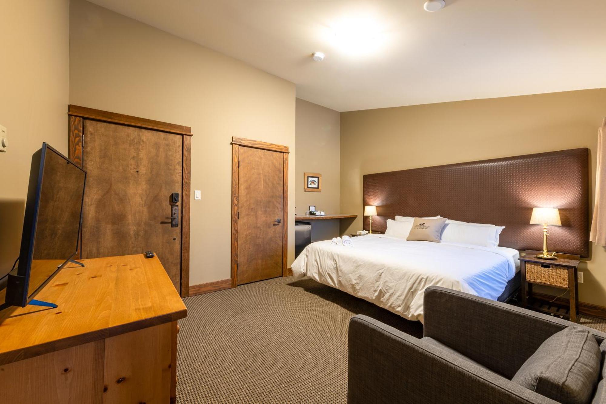 Copper Horse Lodge ゴールデン エクステリア 写真