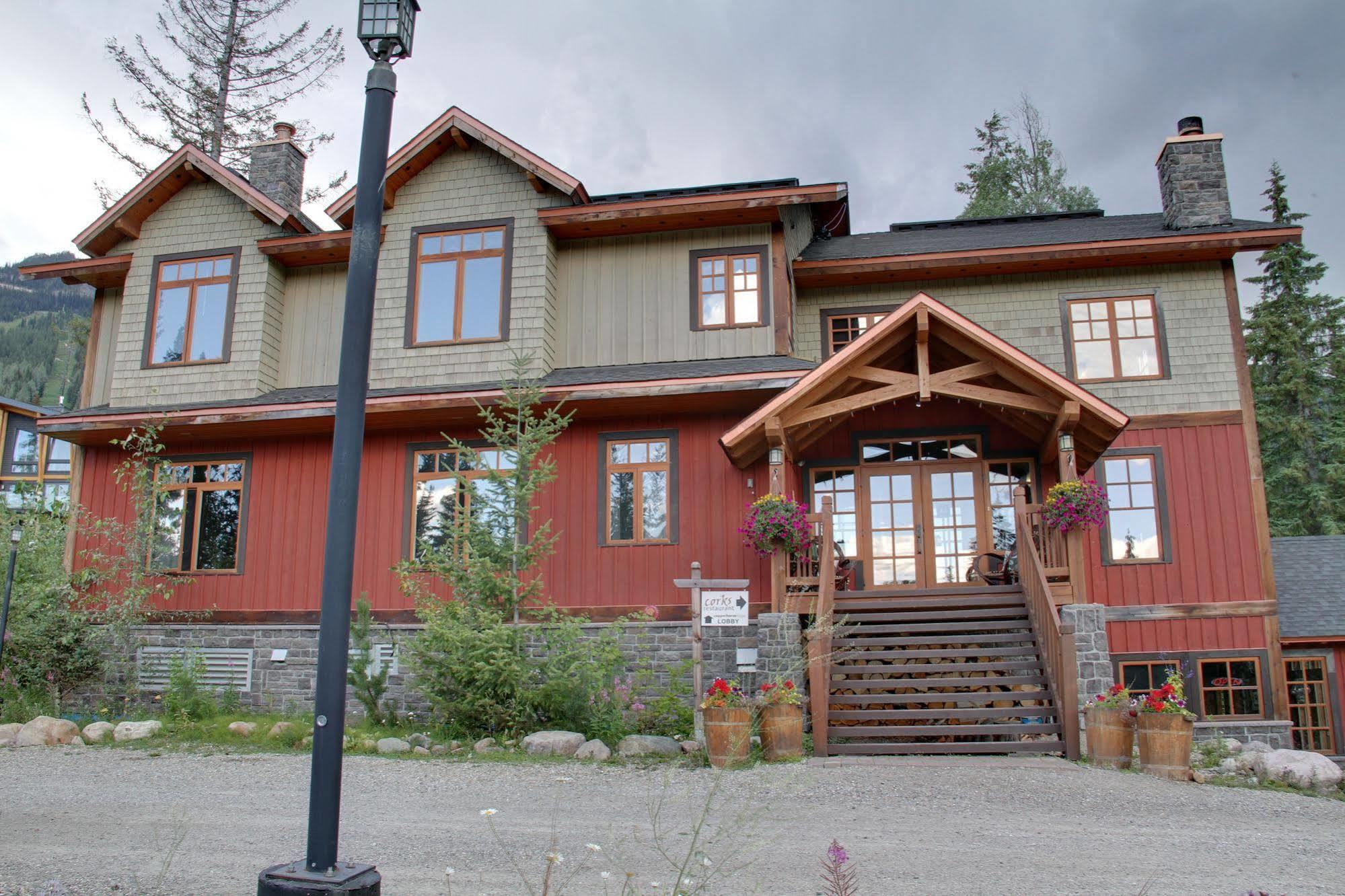 Copper Horse Lodge ゴールデン エクステリア 写真