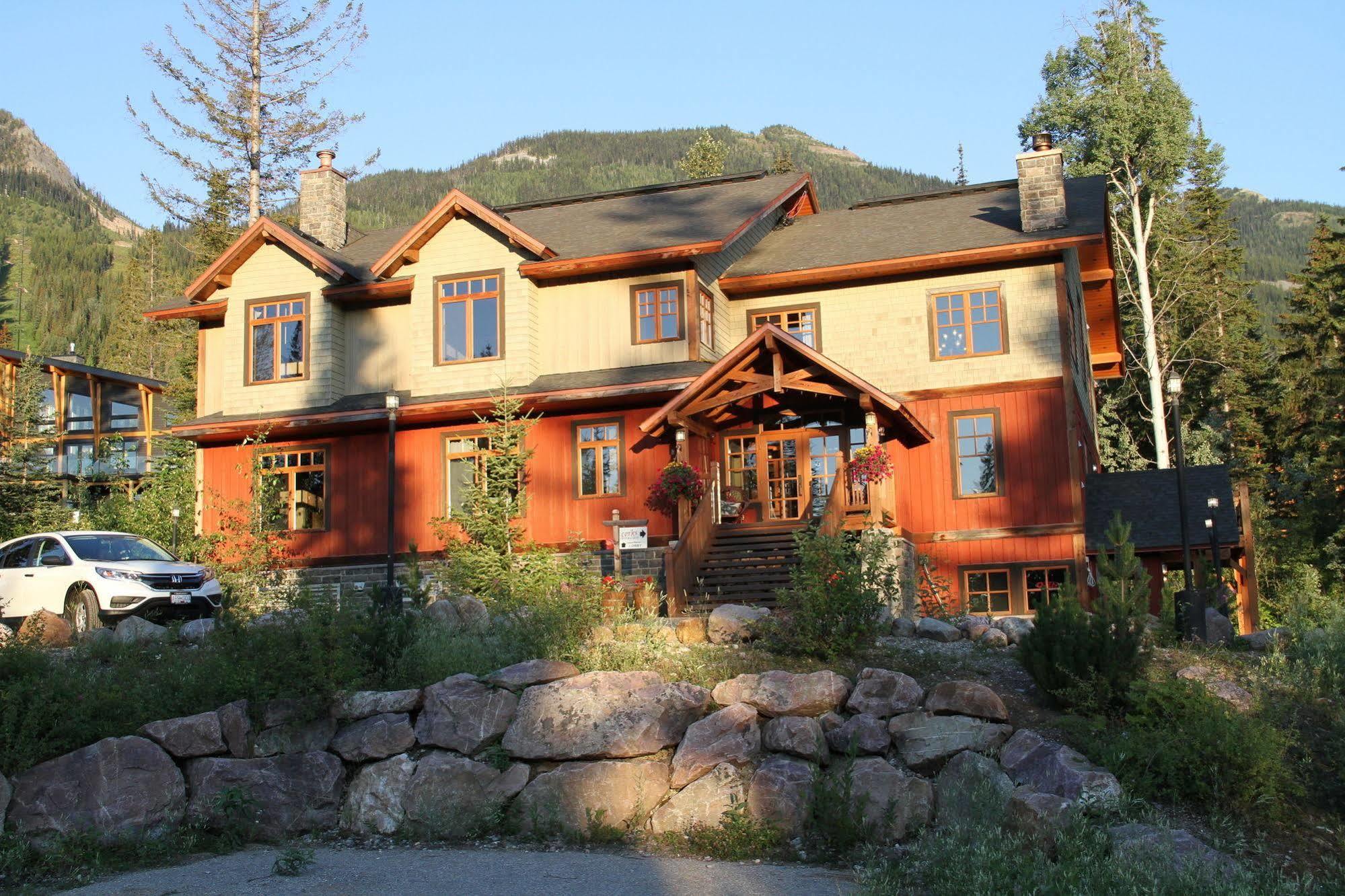 Copper Horse Lodge ゴールデン エクステリア 写真