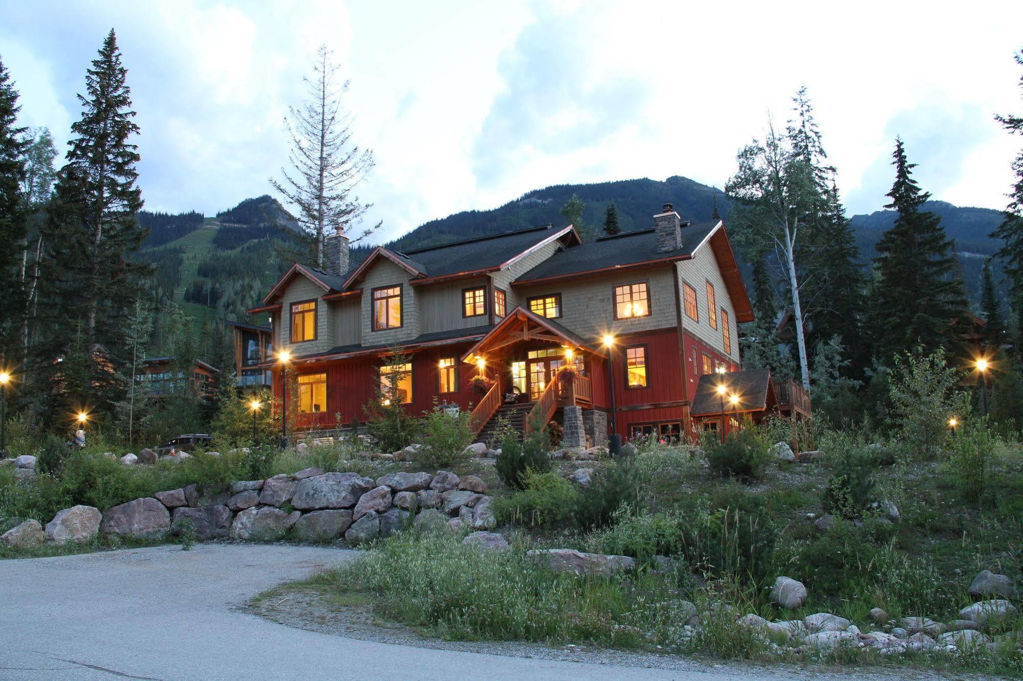 Copper Horse Lodge ゴールデン エクステリア 写真