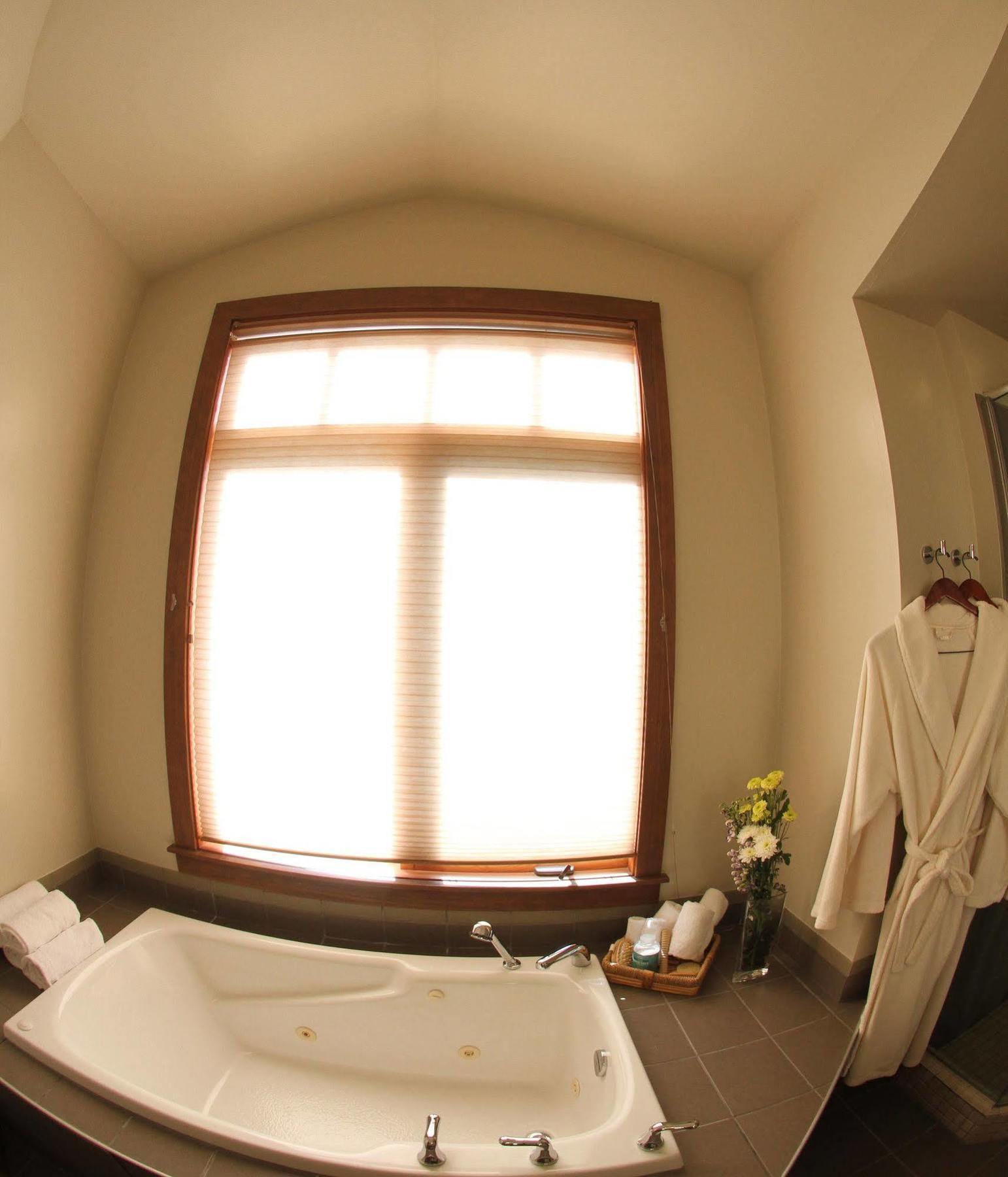 Copper Horse Lodge ゴールデン エクステリア 写真