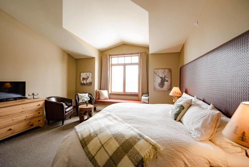 Copper Horse Lodge ゴールデン エクステリア 写真